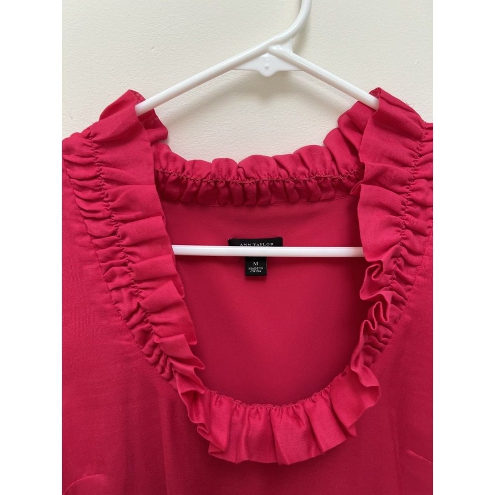 Ann Taylor sleeveless top ruffled neck silk/cotton blend fully lined bright pink - Picture 3 of 8
